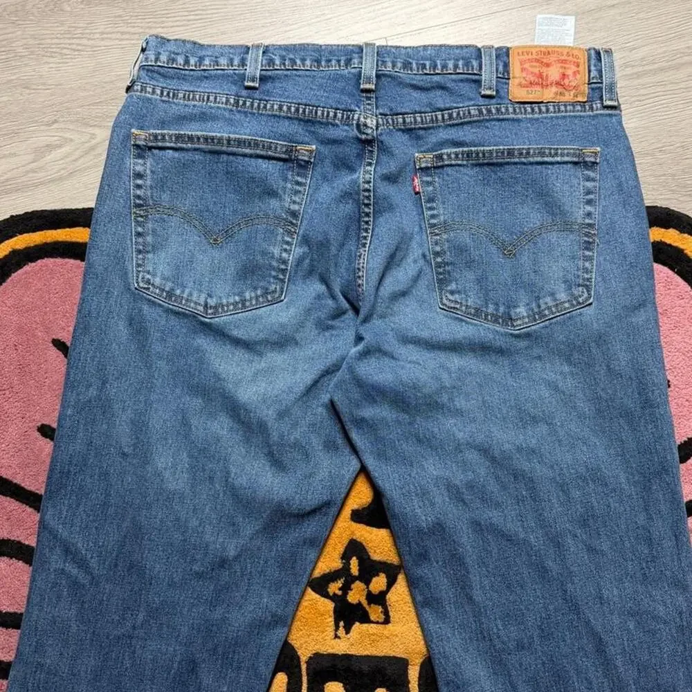 Levis levi’s 527